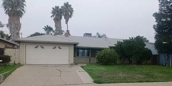 2004 Biglow Dr