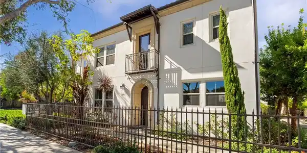 2123 Atlantic
