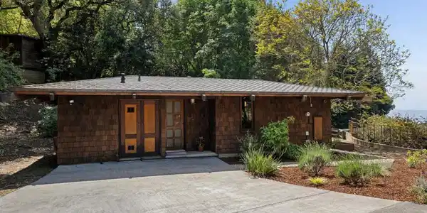 3343 Dwight Way