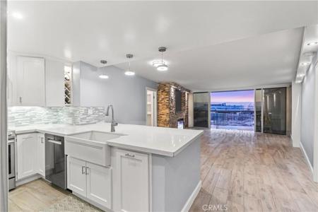 700 E Ocean Boulevard