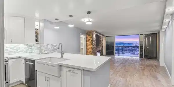 700 E Ocean Boulevard
