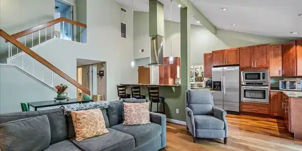 1473 Bridgeview Drive