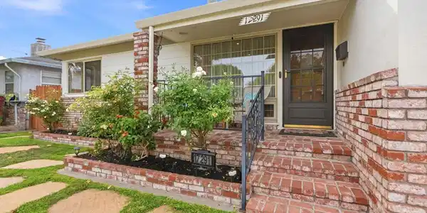17291 Via Flores