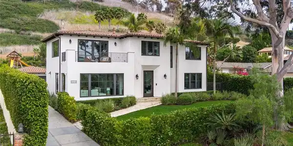1336 Palos Verdes Drive W