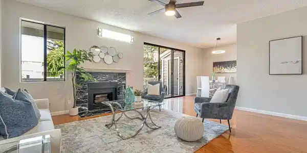 3402 Pinewood Ter