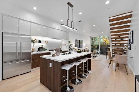 1034 Grayson Street