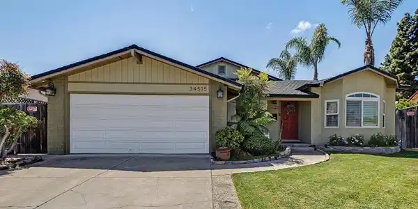 34515 Bentley Ct