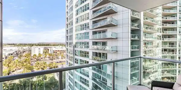 13650 Marina Pointe Drive