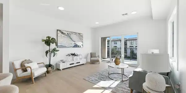 560 El Camino Real