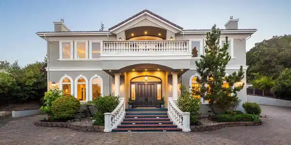 1535 Lakeview Drive