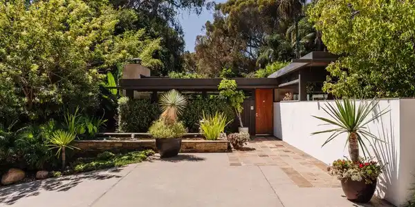 219 Chautauqua Boulevard