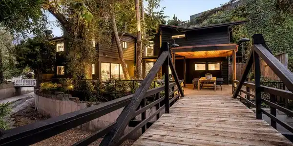 327 E Rustic Road