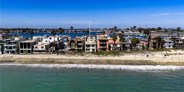 6911 E Seaside