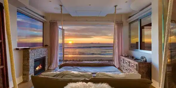 3709 Ocean Front Walk