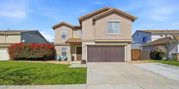 211 Brushwood Pl