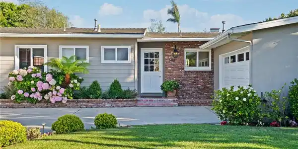 1412 Vivian Lane