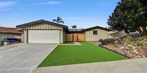 3904 Sherbourne Dr