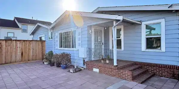 441 Bartlett Ave