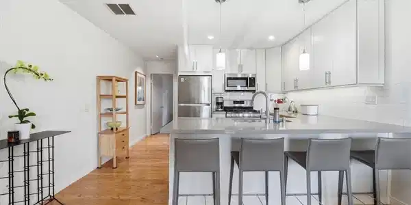 1280 Robinson