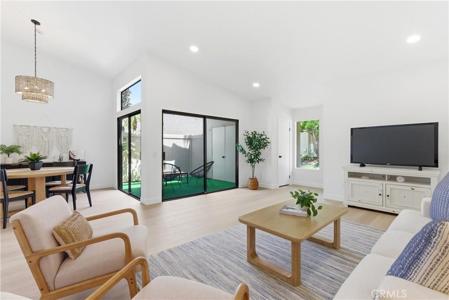 8566 Fallbrook