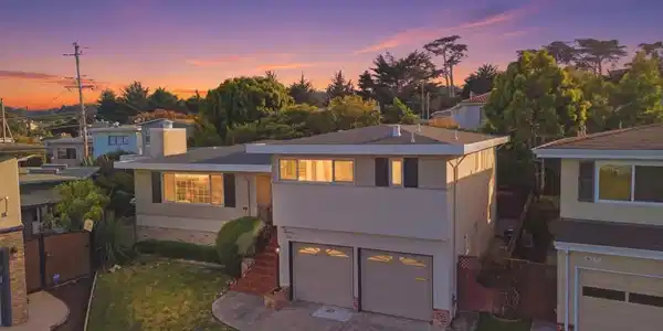 24 Carlsbad Court