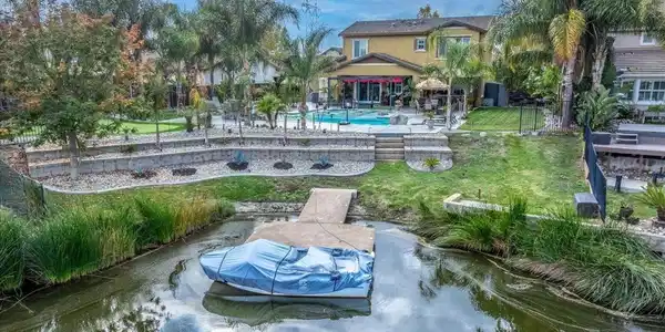 1050 Clear Lake Dr