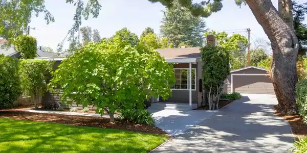 985 Oregon Avenue