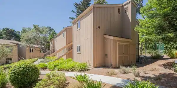 300 Glenwood Circle