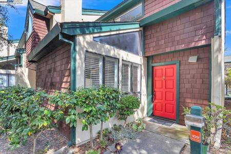 109 Holly Oak Ln