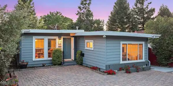 319 N San Pedro RD