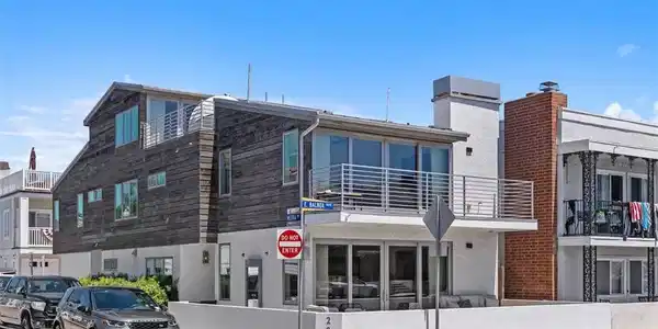 200 E Balboa Boulevard