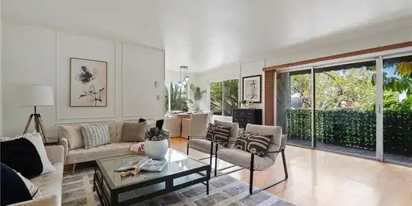372 Carroll E