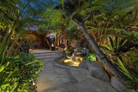 2034 Mackinnon Avenue