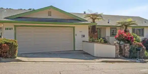 10317 Royal Oak Rd