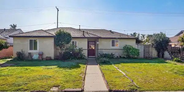 236 E Poplar Street