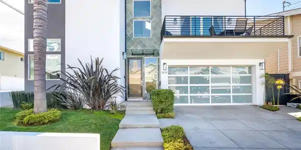 1836 Rockefeller Lane