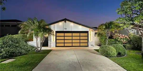 10 White Water Drive