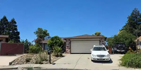 3836 Fallbrook Ct