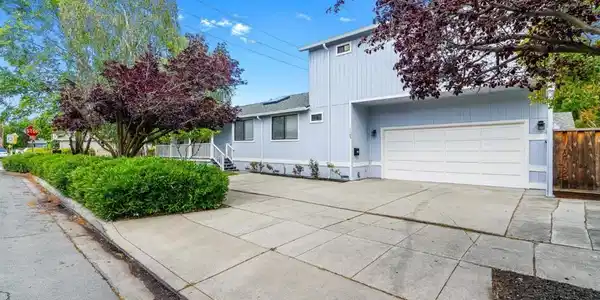 1105 Valota Road