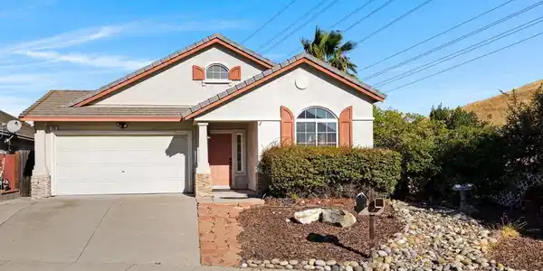 109 Greenmeadow Cir