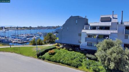 1 W Embarcadero