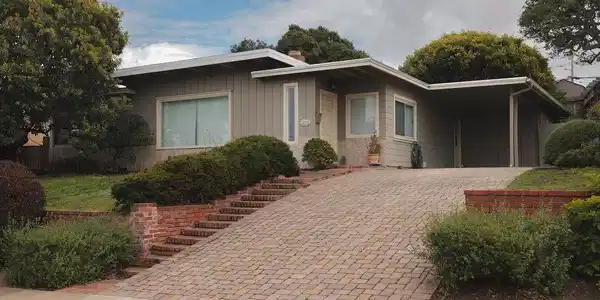 206 Edinburgh Avenue
