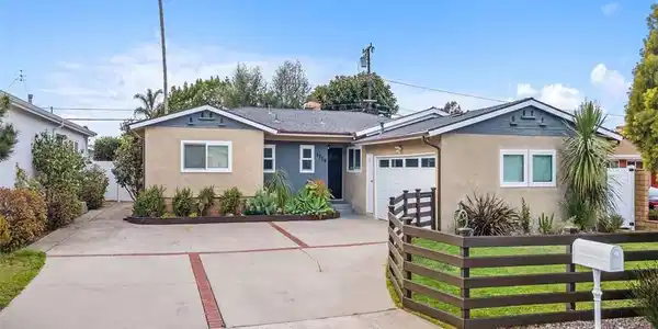 1779 Kenwood Place