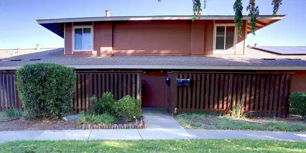 2027 Olivera Rd