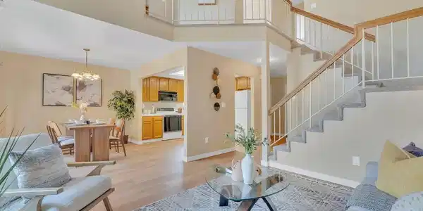 19 Winding Way