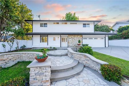 24135 Las Naranjas Drive