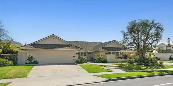 1800 Tradewinds Lane