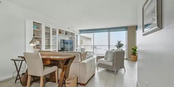 1750 Avenida del Mundo