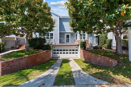 736 F Ave