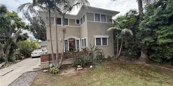 2730 E Mariquita